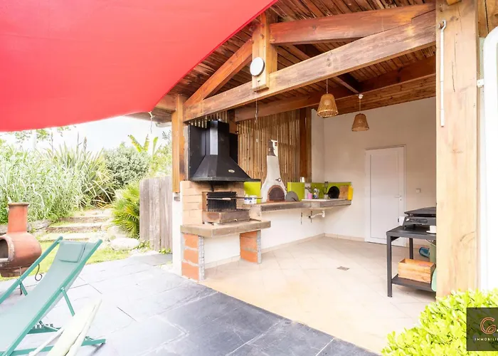 Avec Piscine Pour 8 Personnes A Bourg Villa